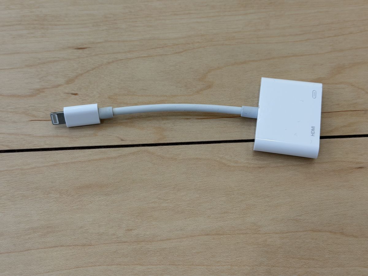 LightningからHDMIへの変換アダプタ