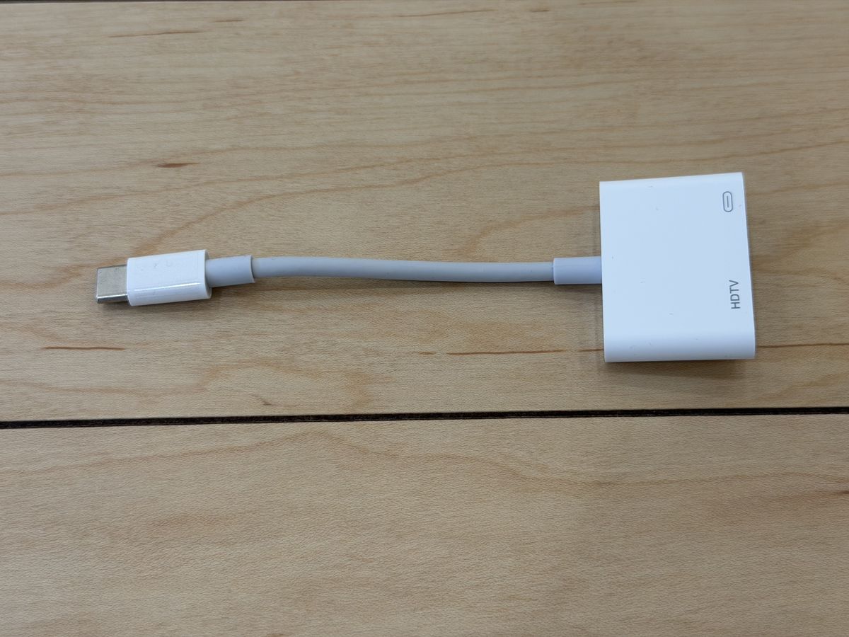 USB-CからHDMIへの変換アダプタ